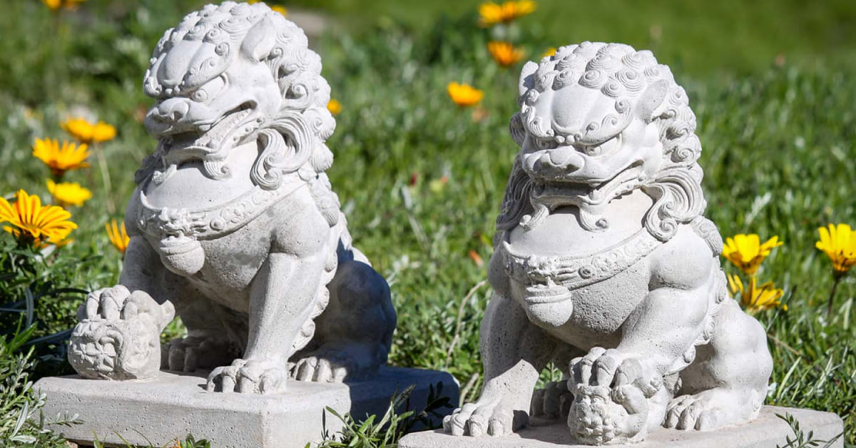 Foo dog statues