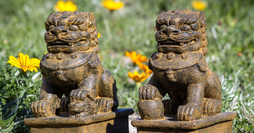 foo dog statues