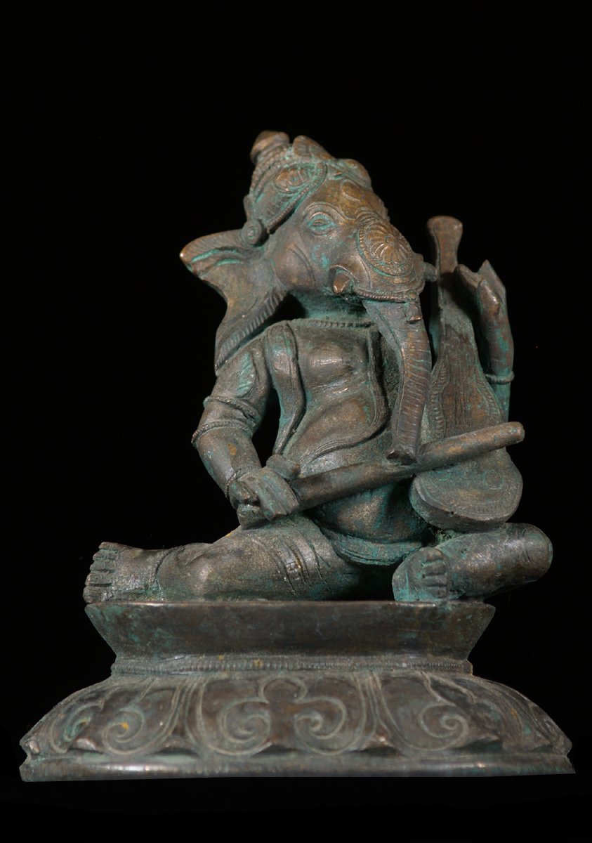 Musical Ganesh Statue Playing the Chello 6"