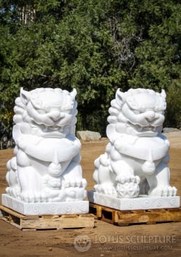 Wholesale Hand Carved Stone Animal Sculpture for Home Entrance Decor White  Marble Lion Statue with Ball - China Lion Sculpture and Marble Lion price