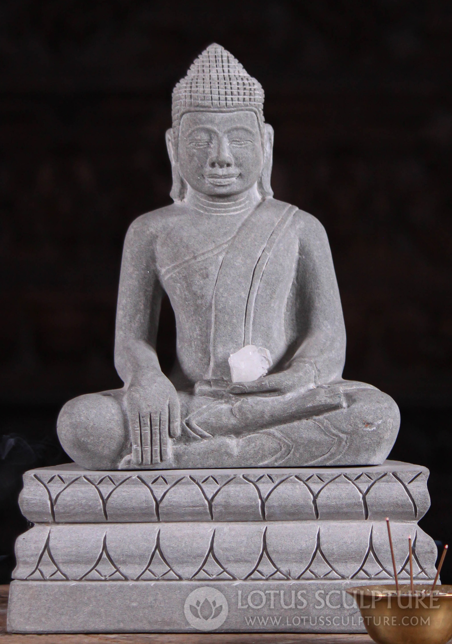 prince siddhartha gautama statue visage